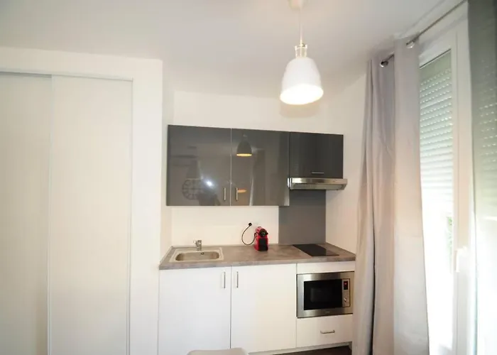 Les Trois Mai Apartman *