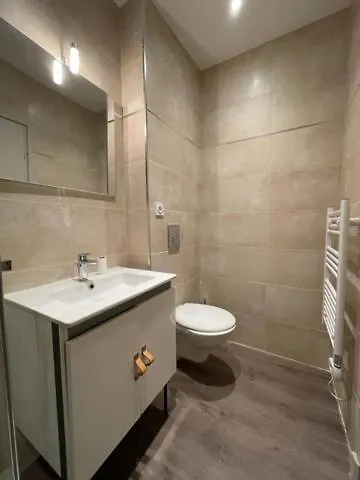 Les Trois Mai * Cannes