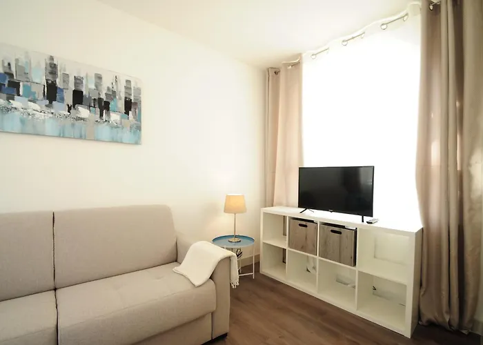 Les Trois Mai Apartman *