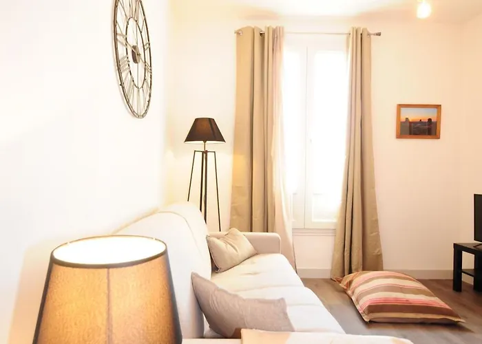 Les Trois Mai Apartman *