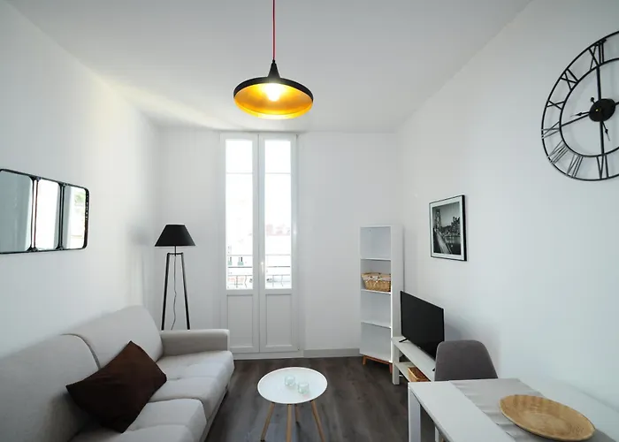 Les Trois Mai * Cannes