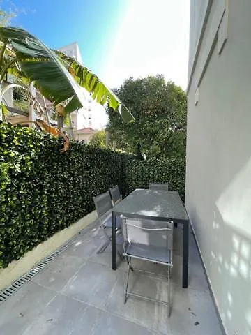 Les Trois Mai Cannes