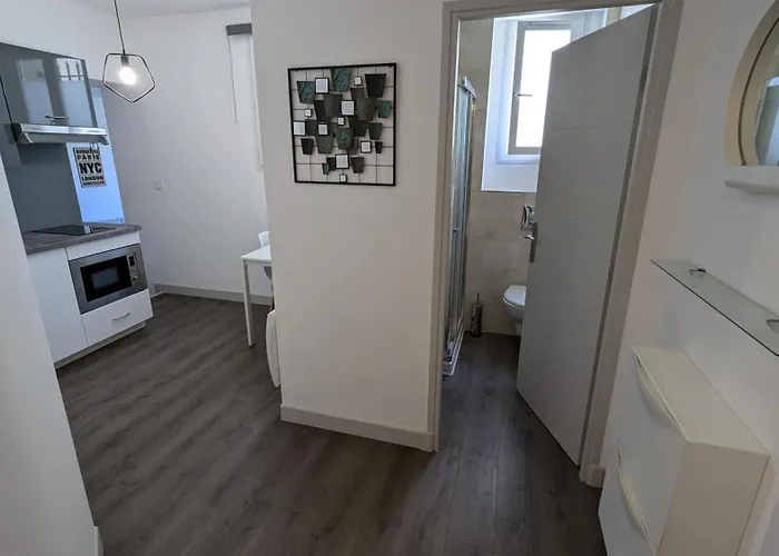 Les Trois Mai * Cannes