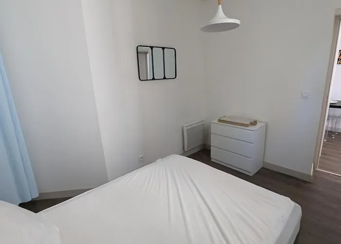 Les Trois Mai Apartman *