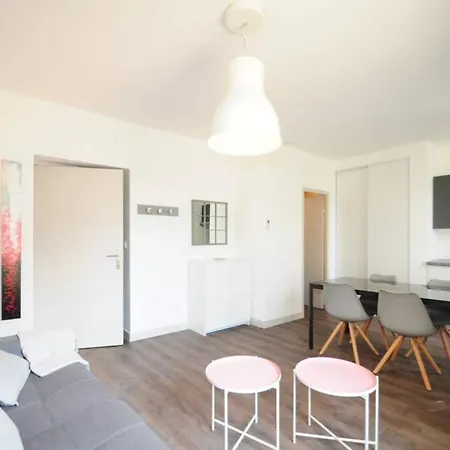 Les Trois Mai Apartment