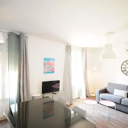 Les Trois Mai Cannes