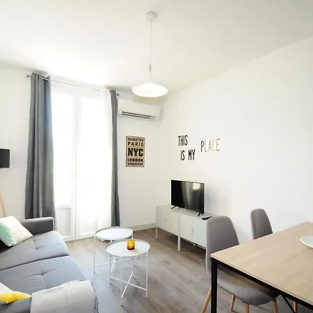 Les Trois Mai Apartment
