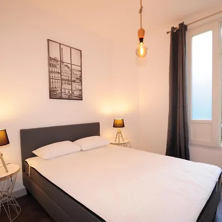 Les Trois Mai Apartment *