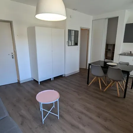 Les Trois Mai Cannes