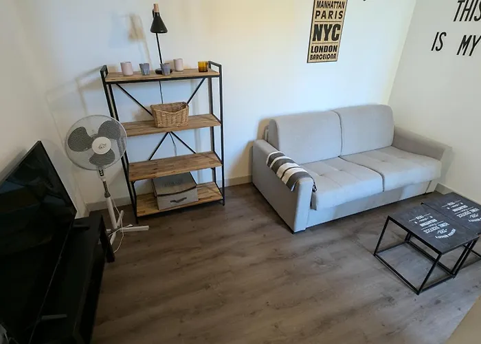 Les Trois Mai Apartament *