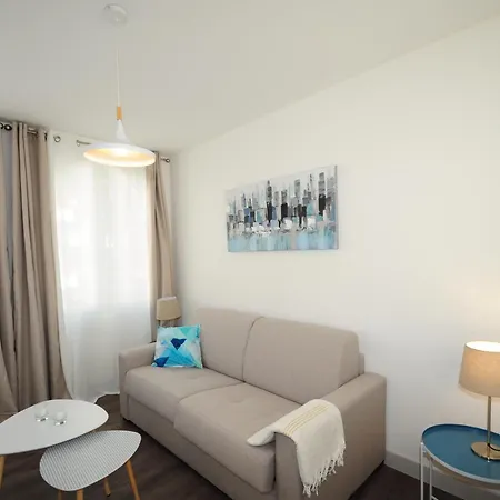 Les Trois Mai Apartment *