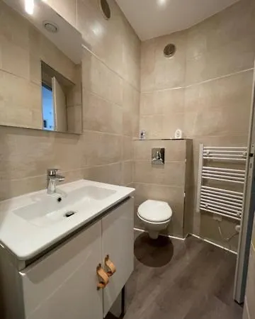 Les Trois Mai Apartment