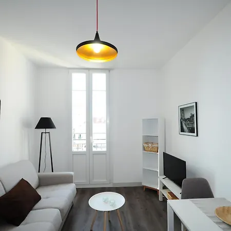 Les Trois Mai * קאן